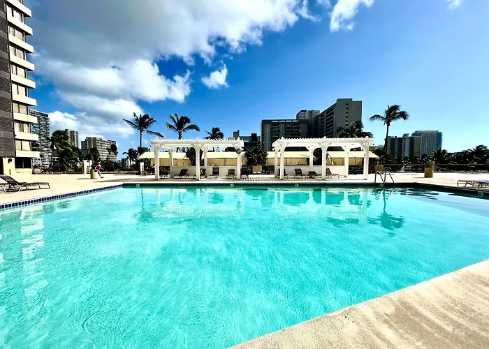 Waikiki Monarch Hotel Studio Near Waikiki - Mountain And City View - Full Kitchen