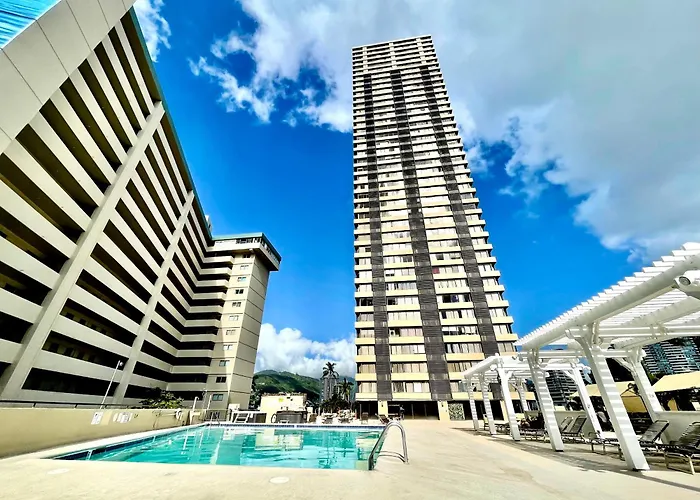 Waikiki Monarch Hotel Studio Near Waikiki - Mountain And City View - Full Kitchen