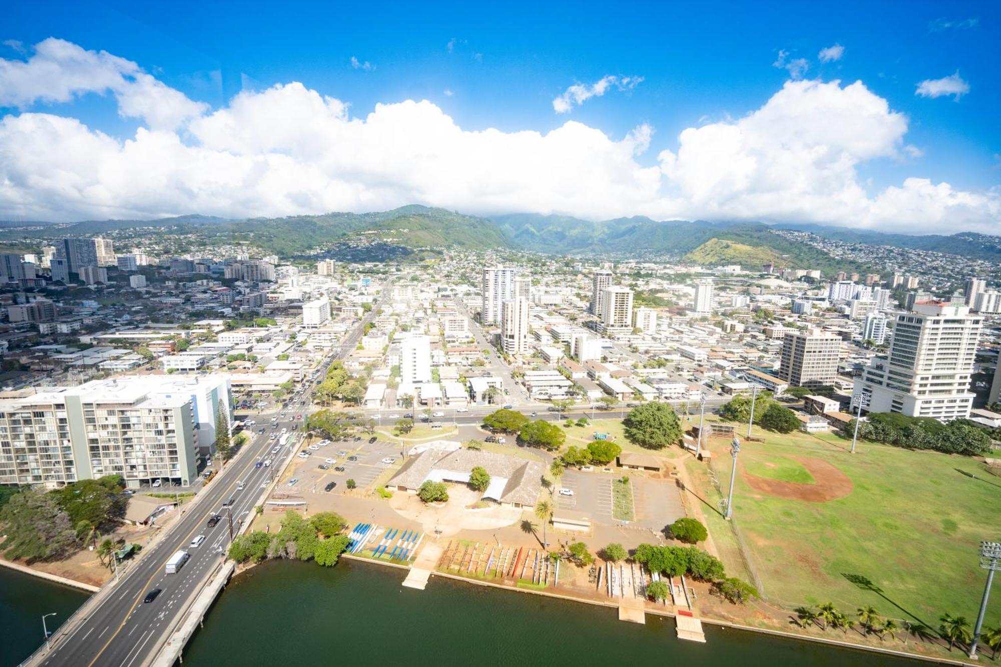 Waikiki Monarch Near Waikiki - Mountain And View - Full Kitchen Apartment
